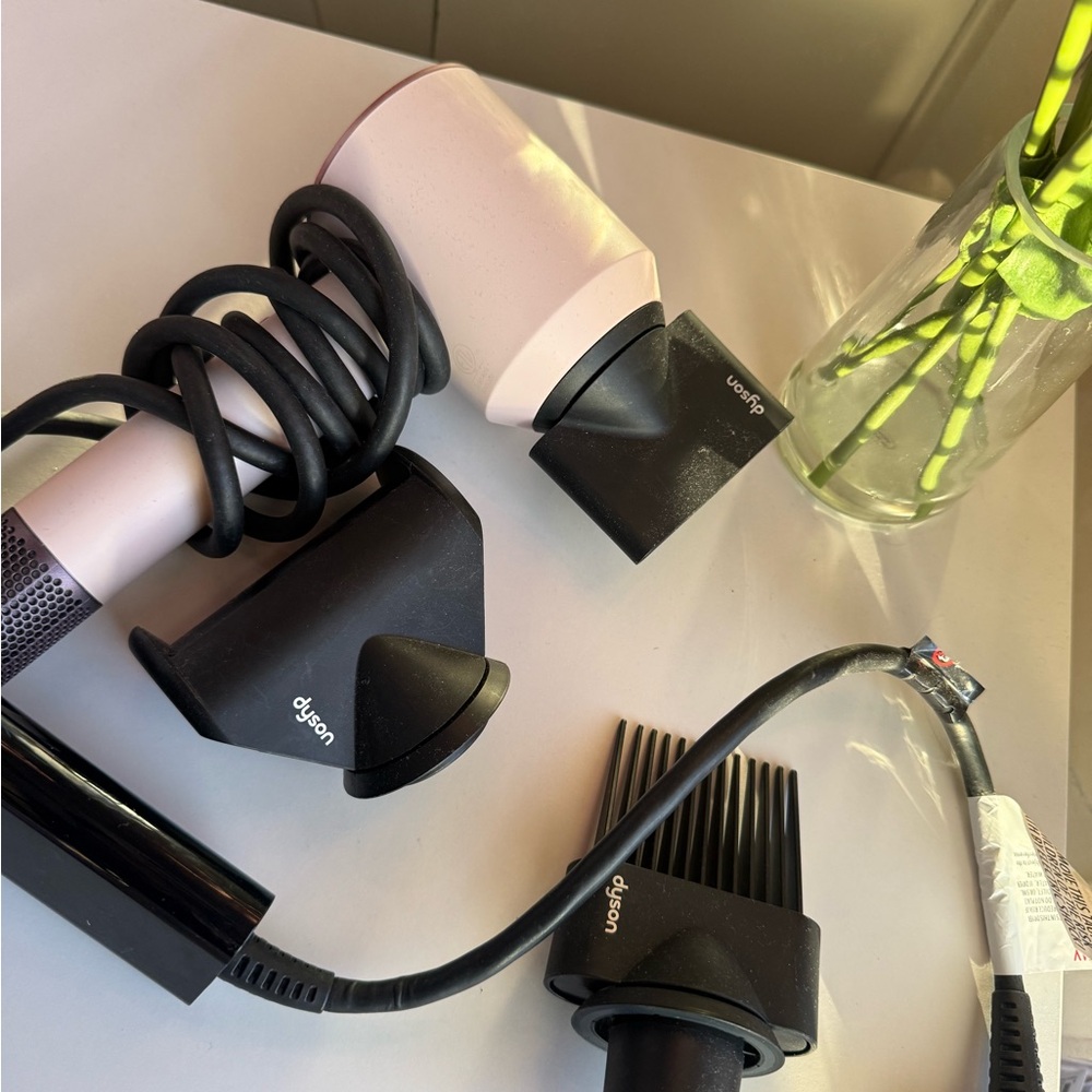 Dyson supersonic hair dryer - Picture 6 of 11